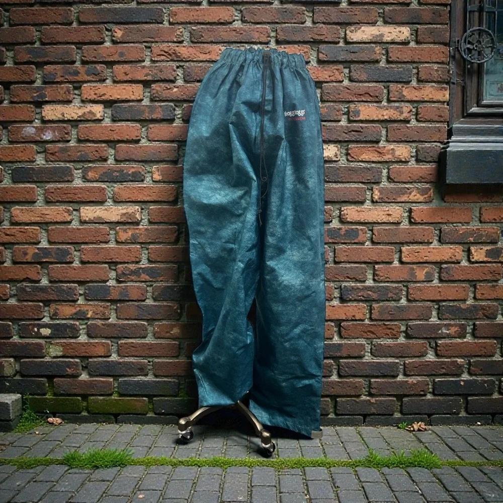 ** LIKE NEW** Frogg Toggs Stylish Teal Joggers for Men